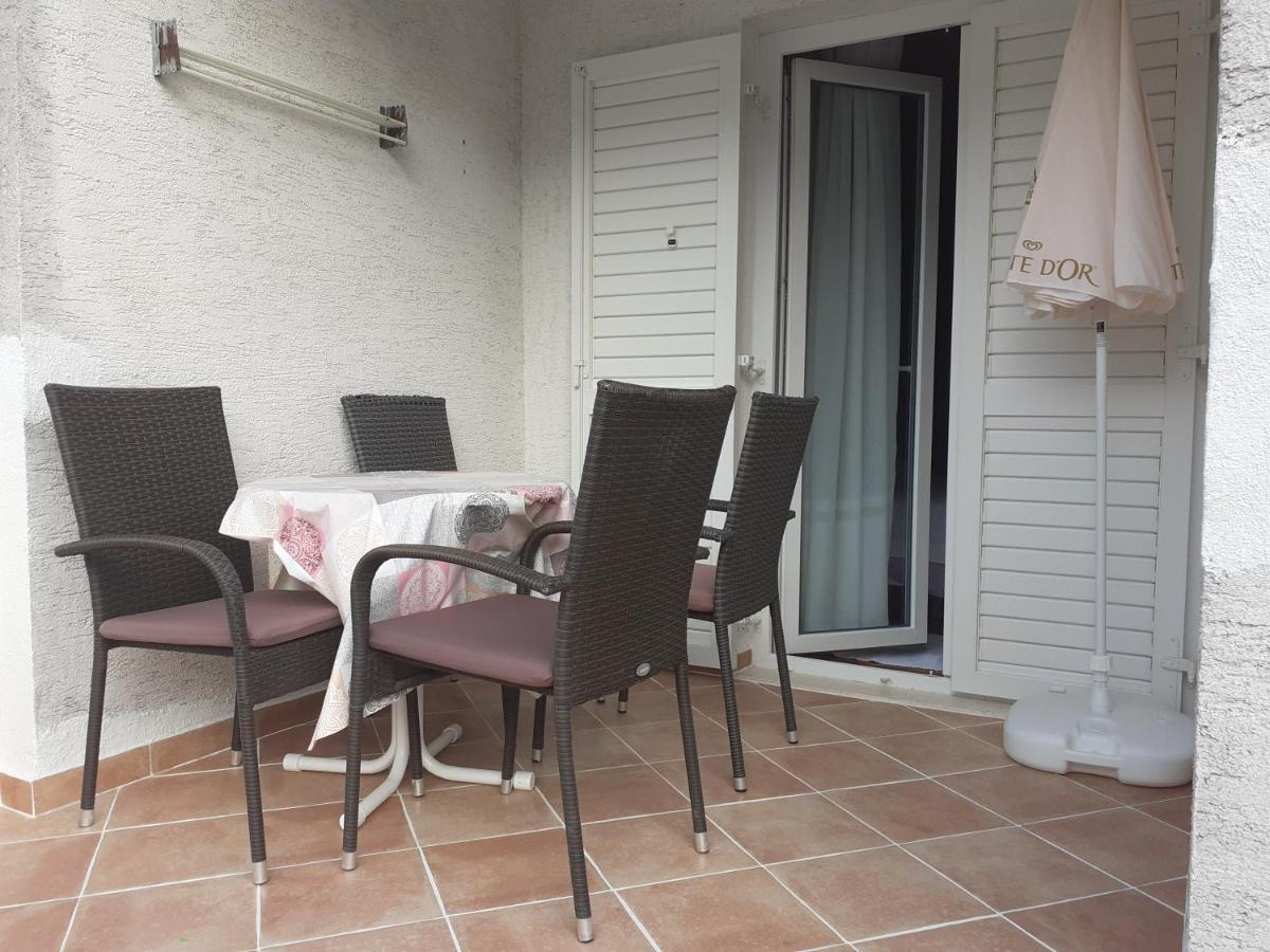 Apartmani Mouse Omiš Exterior foto