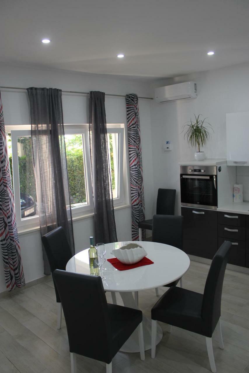 Apartmani Mouse Omiš Exterior foto
