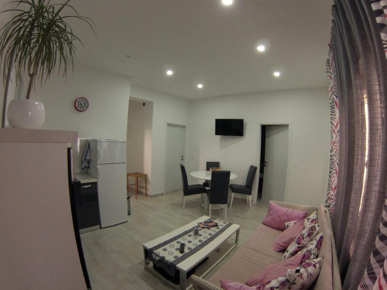 Apartmani Mouse Omiš Exterior foto